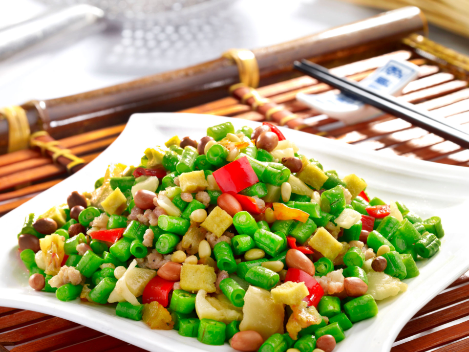 Fried-Long-Bean-with-Beancurd-Cube-Nuts-and-Minced-Pork