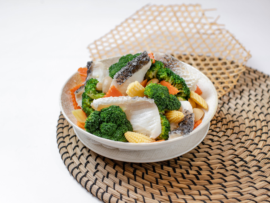 Fried-Fish-Fillet-with-Broccoli